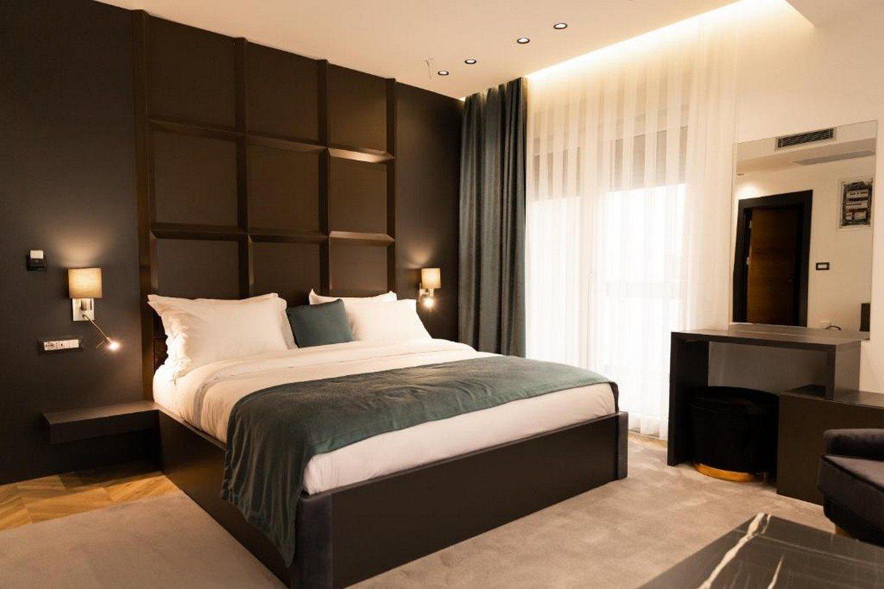 Ador Hotel Пристина Екстериор снимка