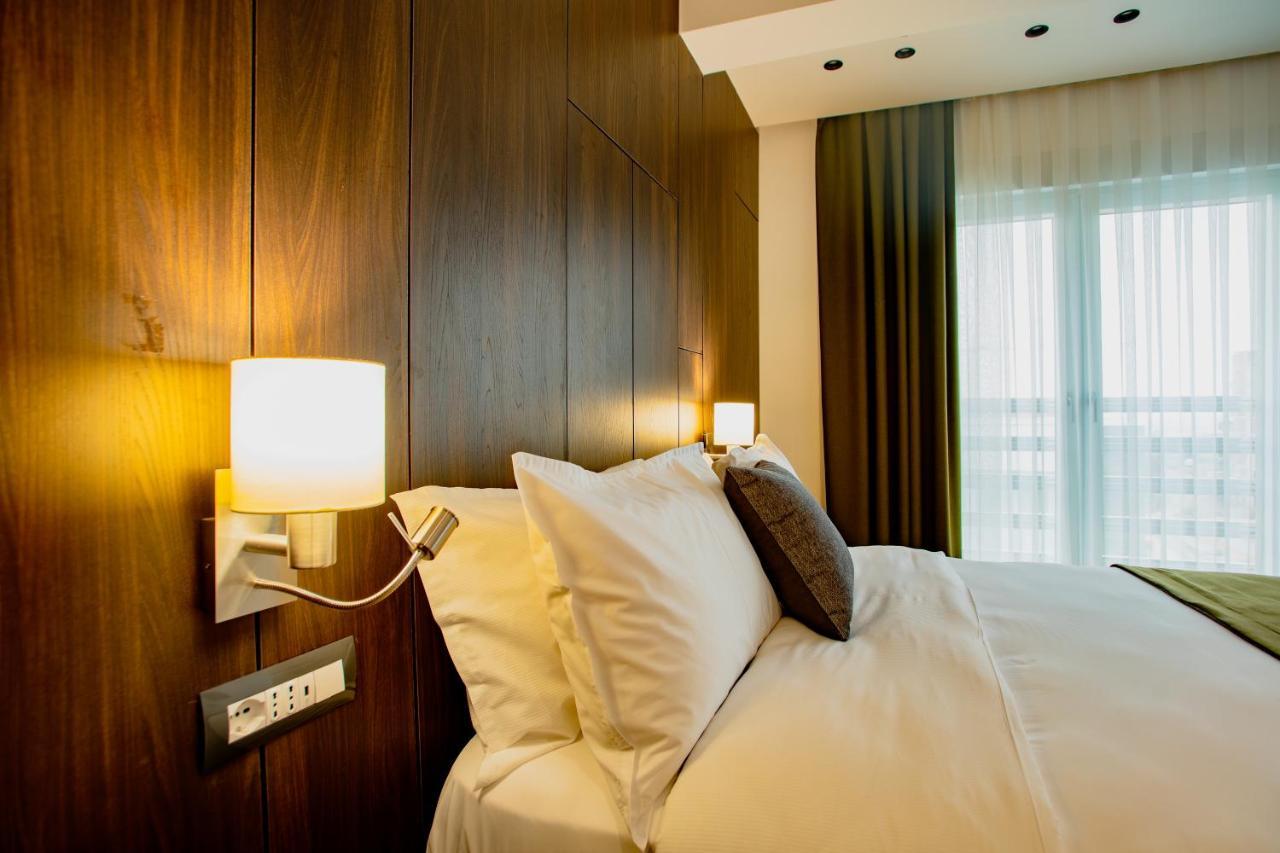 Ador Hotel Пристина Екстериор снимка