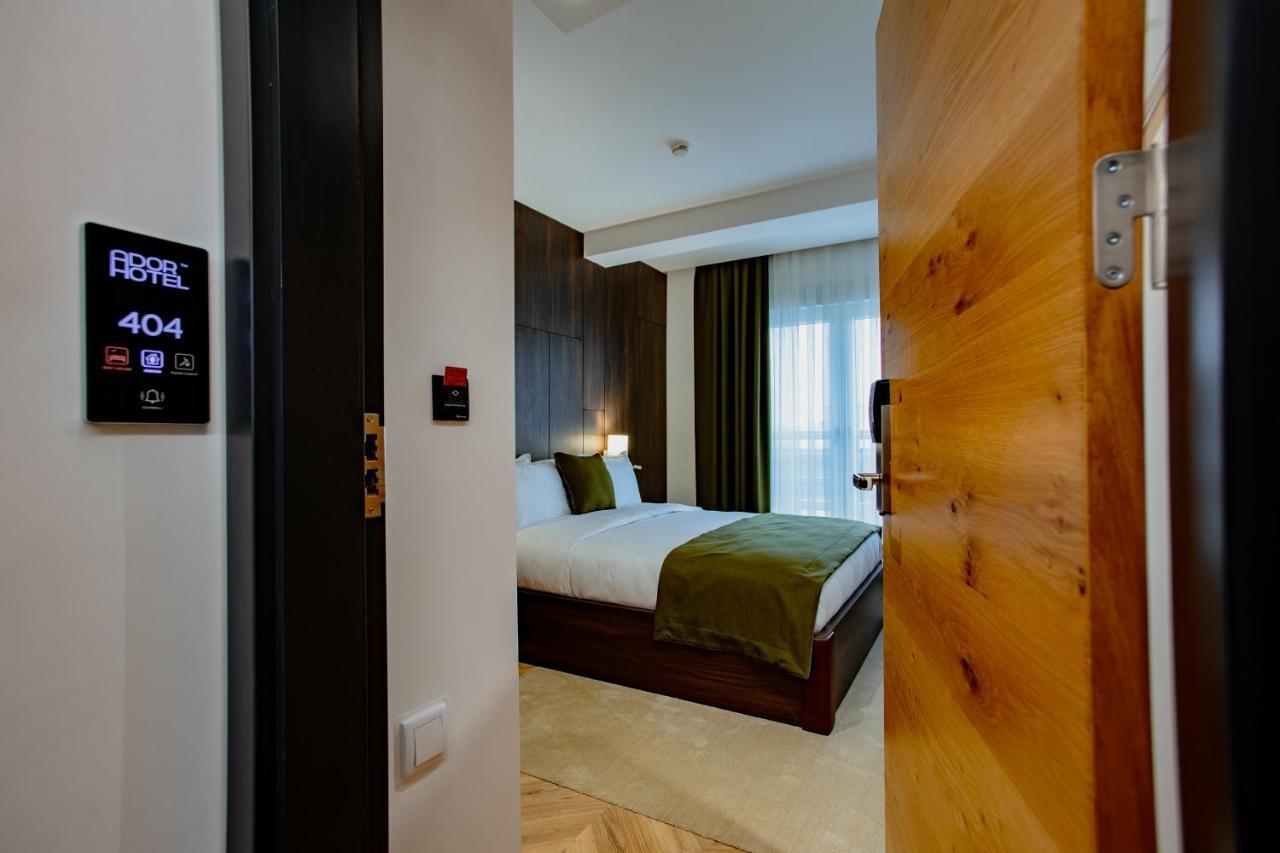Ador Hotel Пристина Екстериор снимка