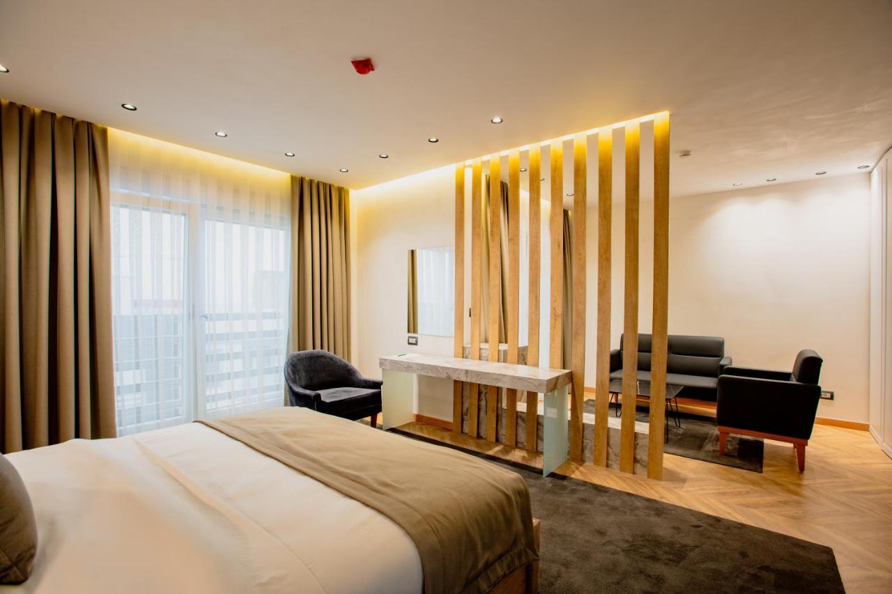 Ador Hotel Пристина Екстериор снимка