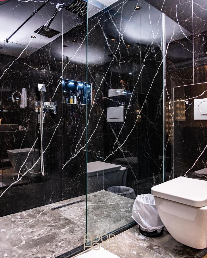 Ador Hotel Пристина Екстериор снимка